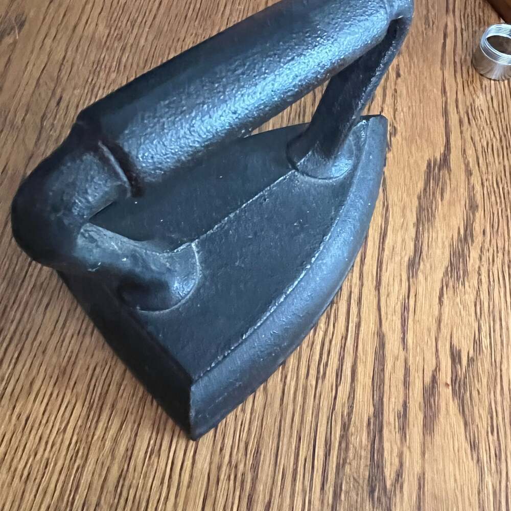 Vintage Cast Iron Sad Iron – Primitive Flat Iron – Rustic Farmhouse Decor